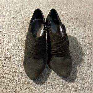 Brown size 8 heeled boots